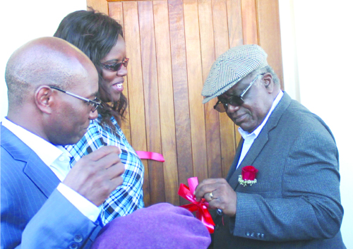 Pohamba hands over houses at Walvis Bay - The Namibian