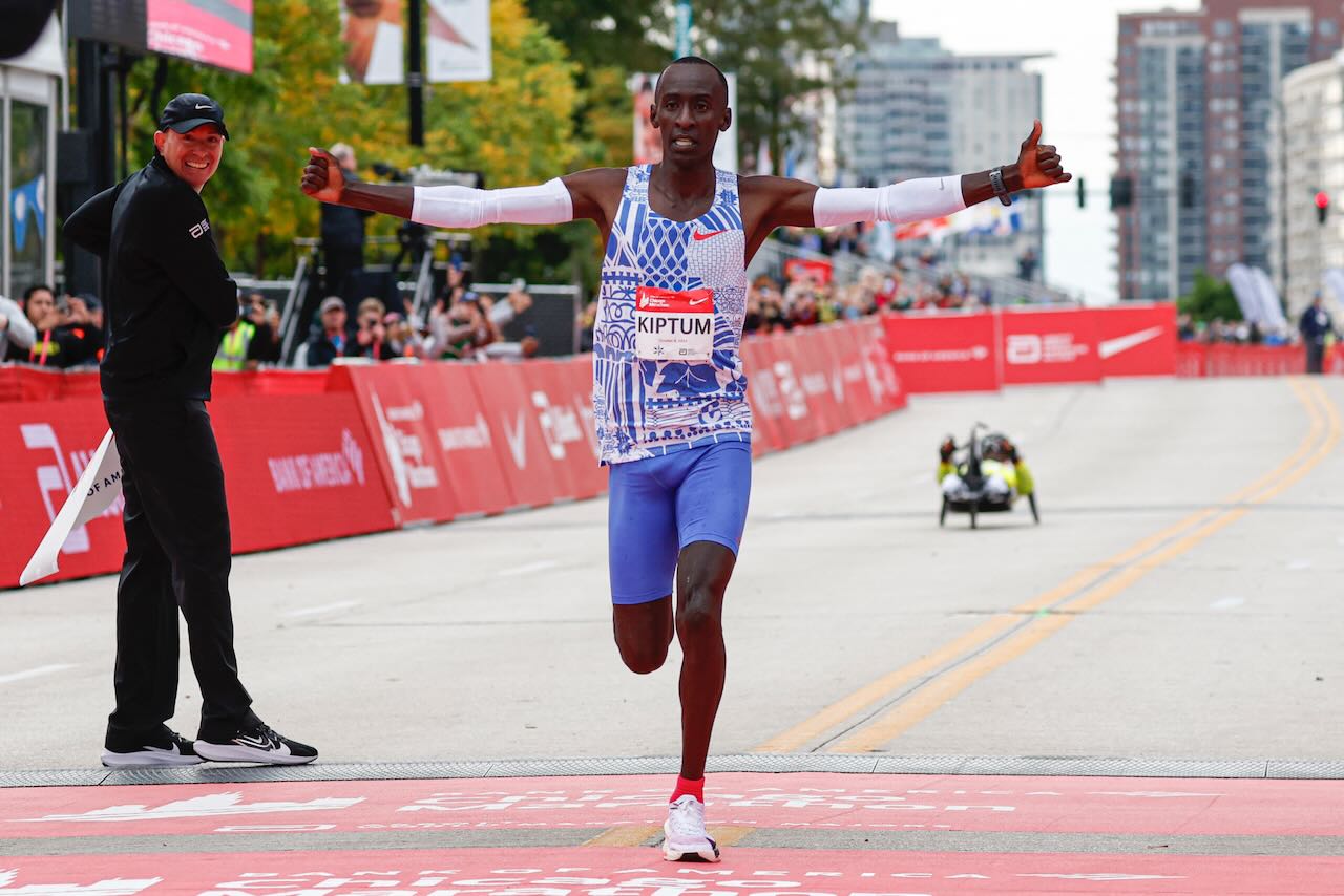 Kenyan Kiptum sets world record to win Chicago Marathon Sport The