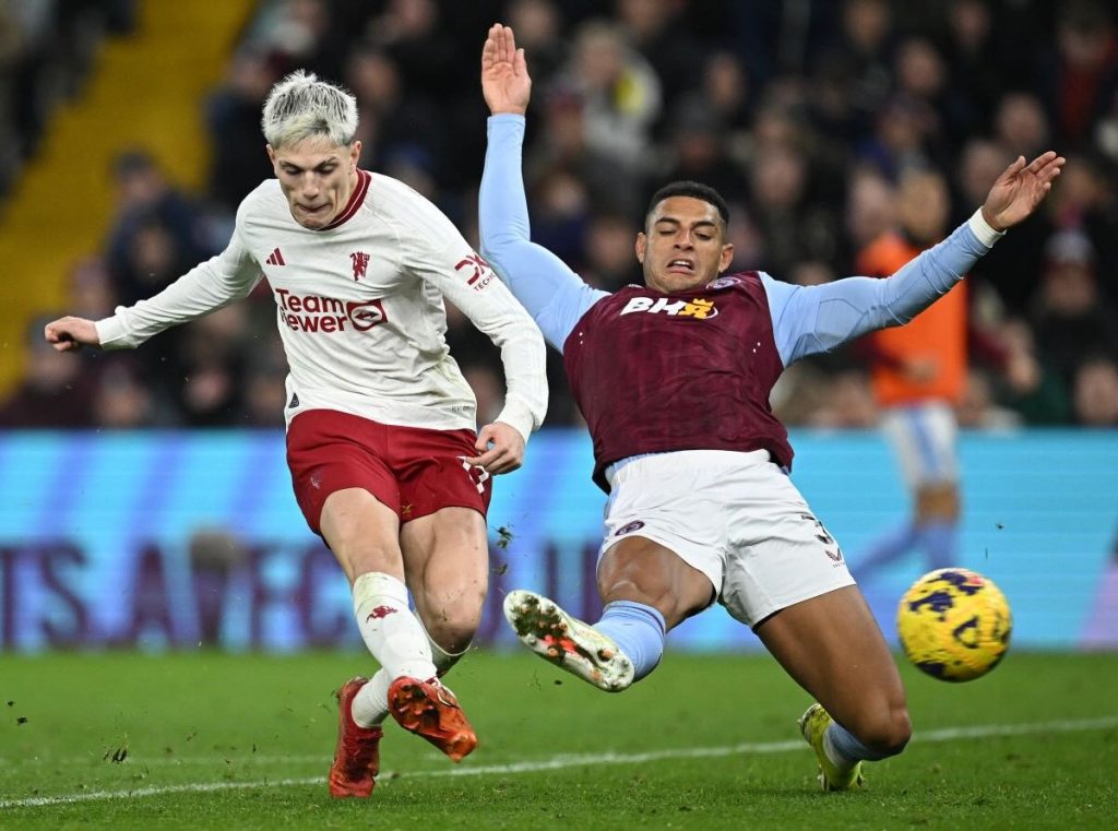 Man Utd sink Villa to boost top four bid - Vimarsana News
