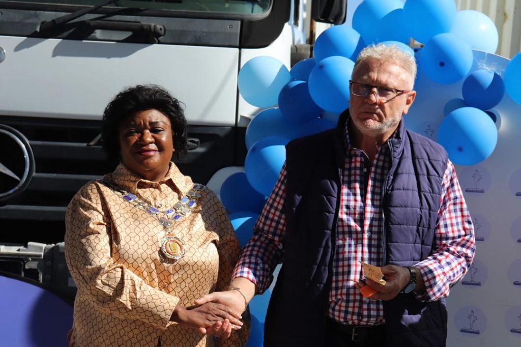 Namibia: City of Windhoek donates compressor to Rehoboth – News Namibia: City of Windhoek donates compressor to Rehoboth – News