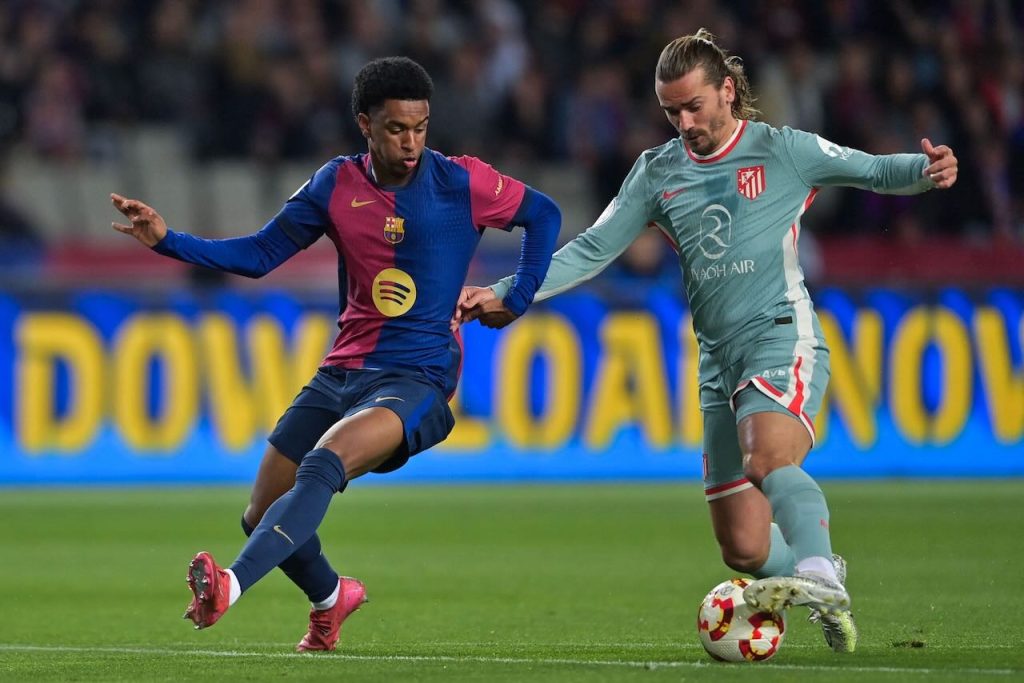 Antoine Griezmann bei der Vertragsunterzeichnung