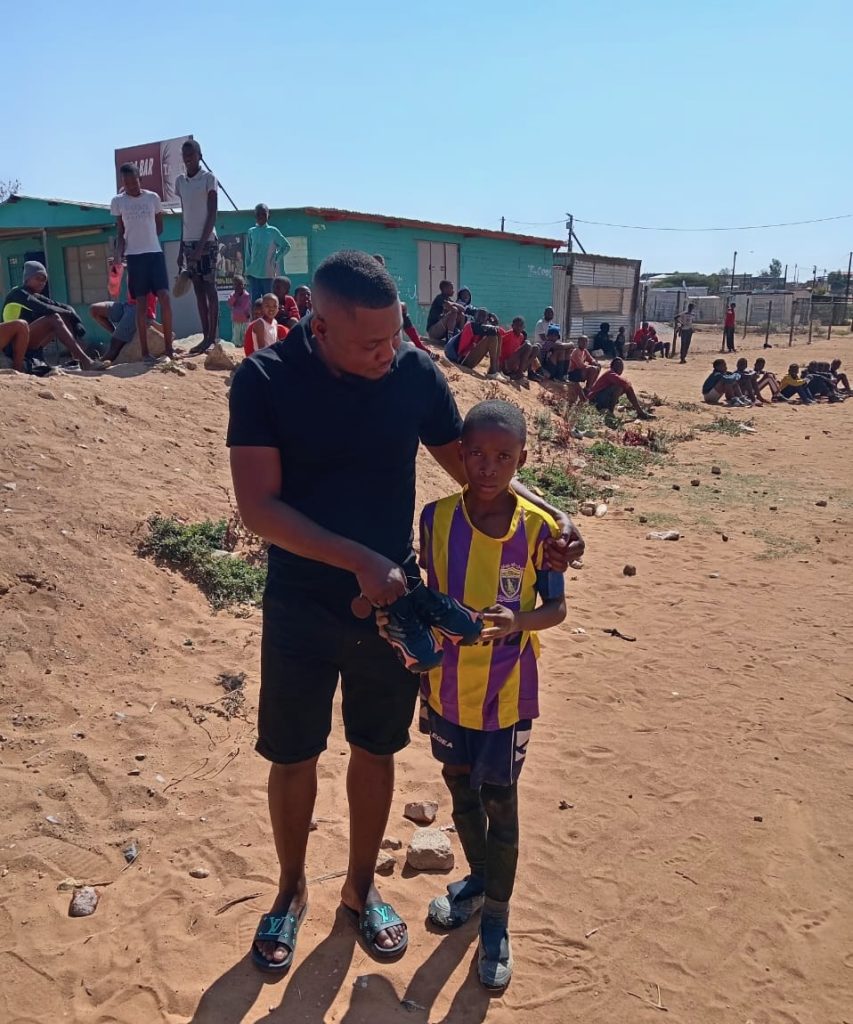 Namibia: Young footballer receives soccer boots – Sport Namibia: Young footballer receives soccer boots – Sport