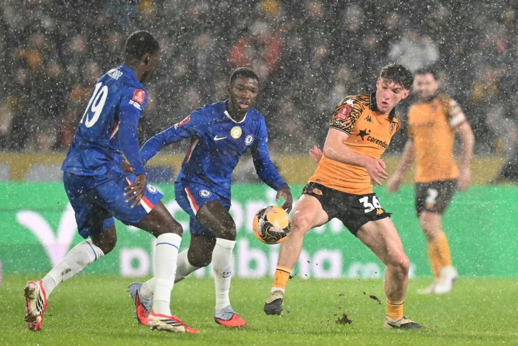 Neto treble fires Chelsea’s FA Cup rout of Hull