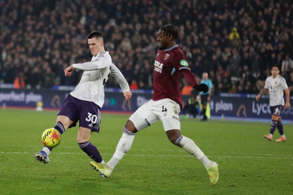 West Ham end Man Utd’s winning run, Spurs sink to 16th