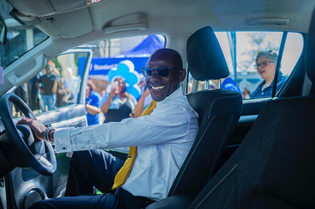 Bank hands over car to campaign winner