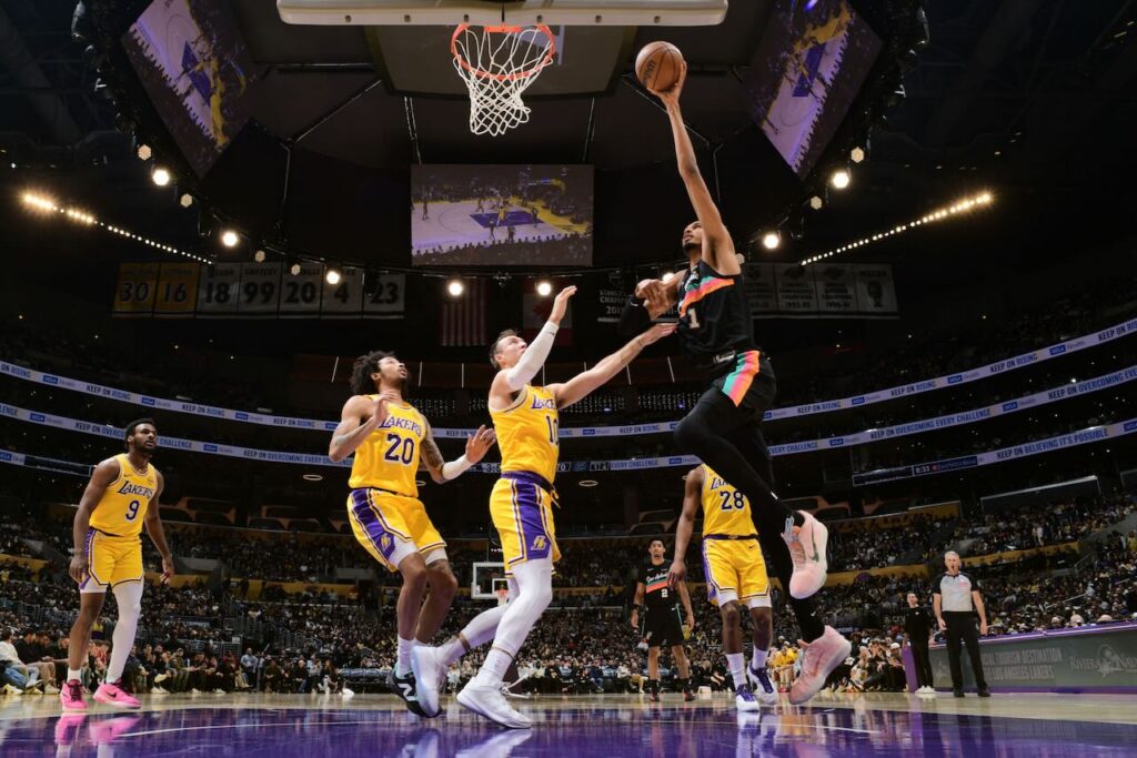 Wembanyama sets record as Spurs beat Bulls, Shai rescues Thunder