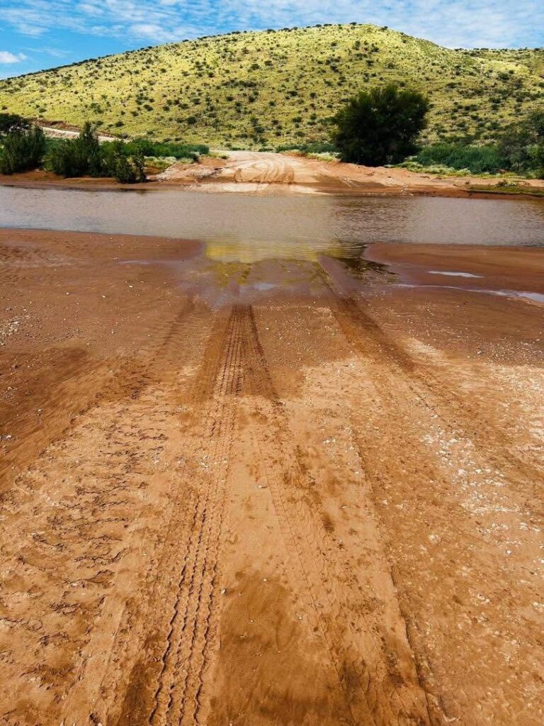 Heavy rain closes major ||Kharas routes