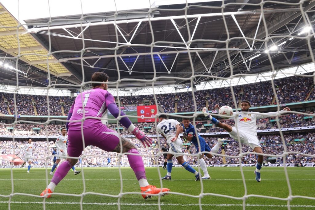 Fernandez sends Chelsea into FA Cup final to lift gloom after Rosenior sacking