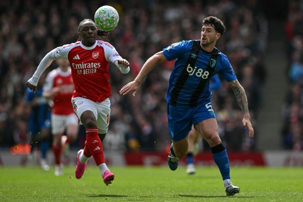Arsenal suffer huge title blow as Liverpool earn vital win