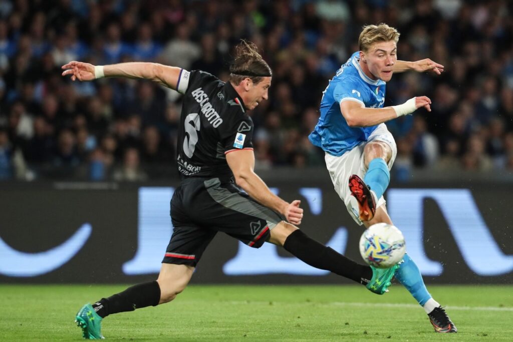 Napoli make Inter wait for Serie A glory by thumping Cremonese