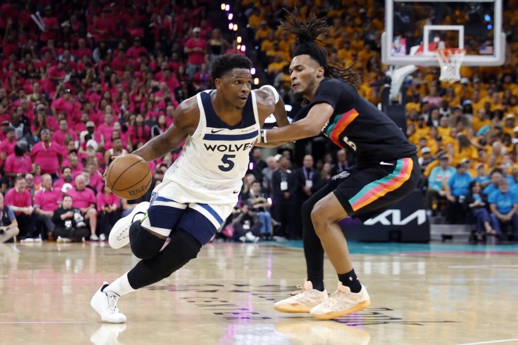 Timberwolves eclipse Spurs as Knicks rout Sixers