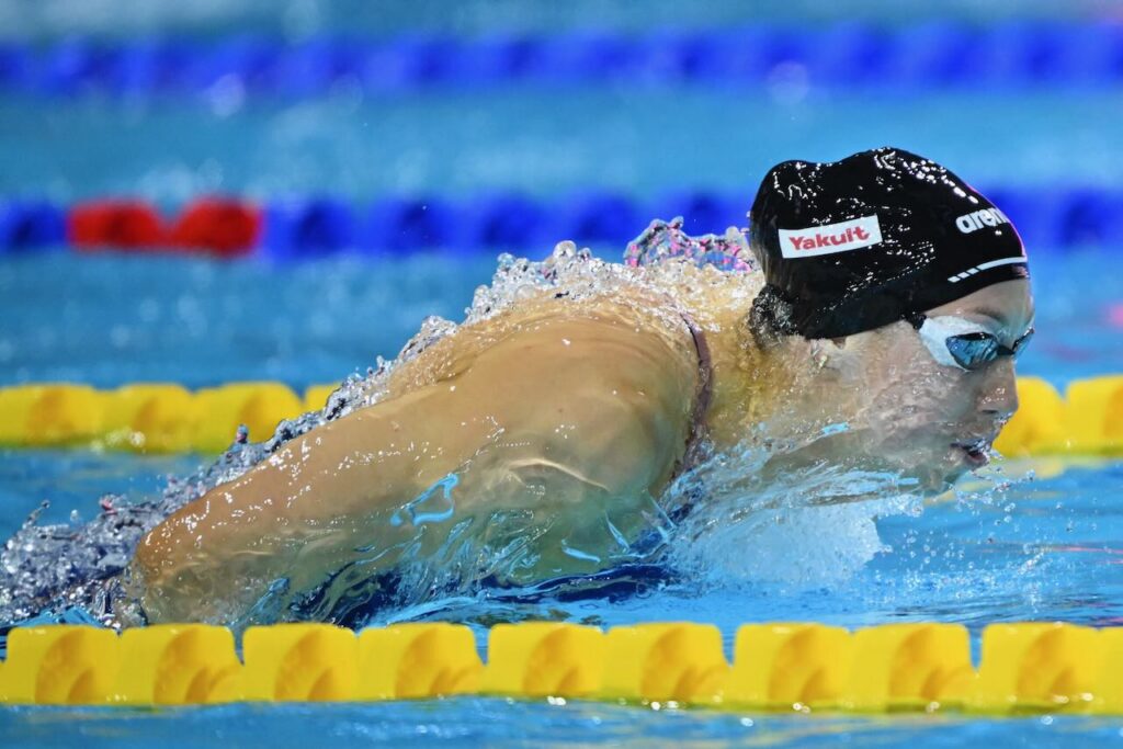 Walsh clocks 54.33 to break 100m fly world record