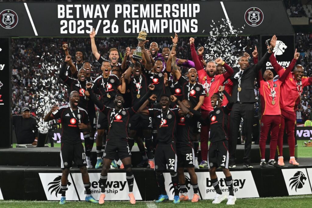 Own goals help Pirates become champions after 14 years