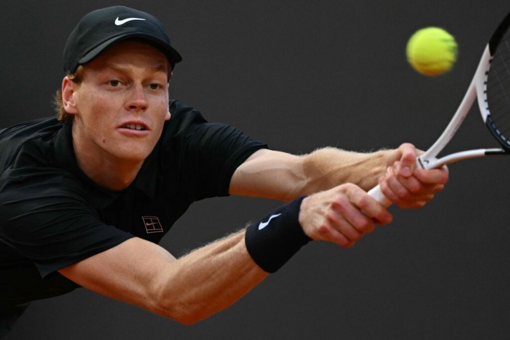 Sinner completes Medvedev win and passage into Italian Open final