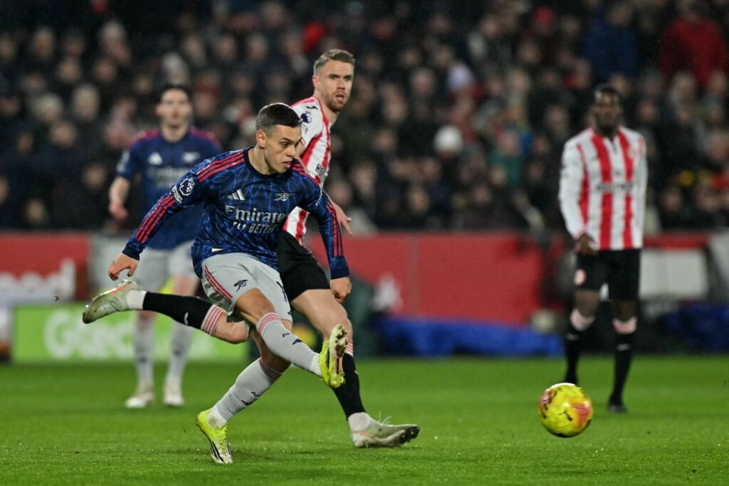Arsenal seek to ramp up heat on Man City in title race