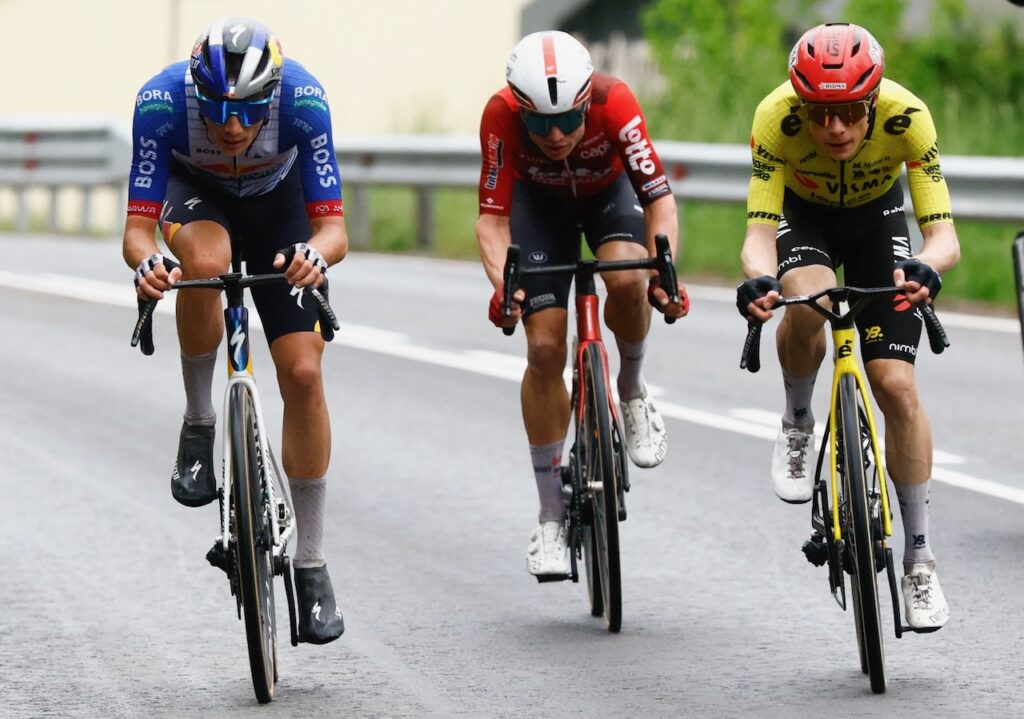 Vingegaard shows intent on Giro climb as Silva takes pink