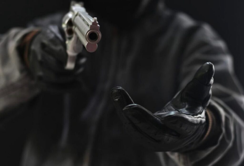 Armed robbers steal N$200 000 at Oshikango