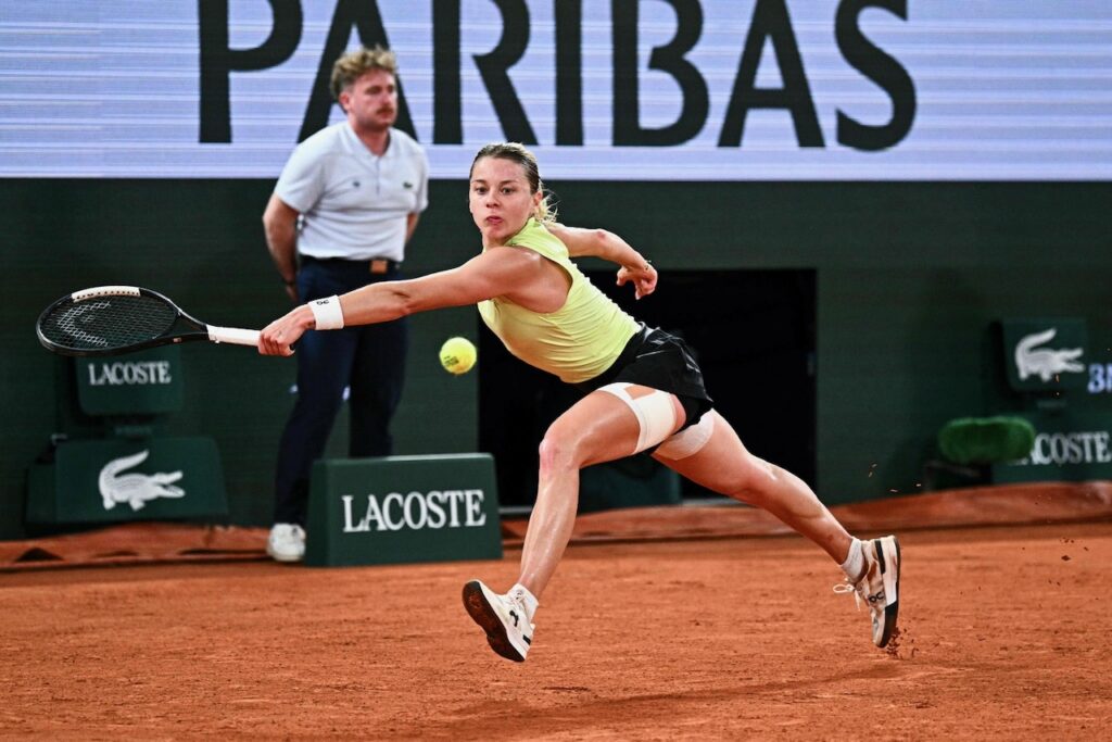 Qualifier Chwalinska downs Shnaider to reach French Open final