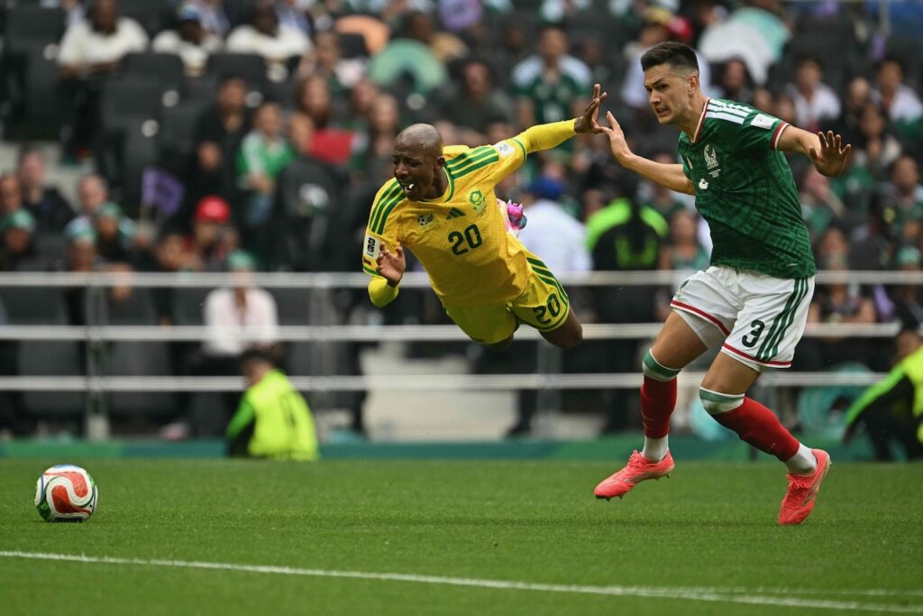 Mexico, Korea eye World Cup knockout berths