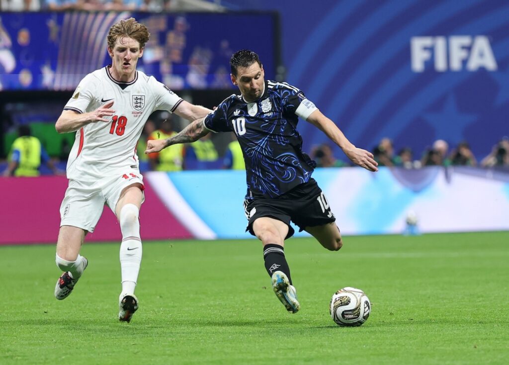 Argentina stun England in comeback to reach World Cup final