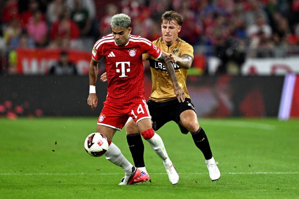 Bayern steamroll Stuttgart in Bundesliga opener