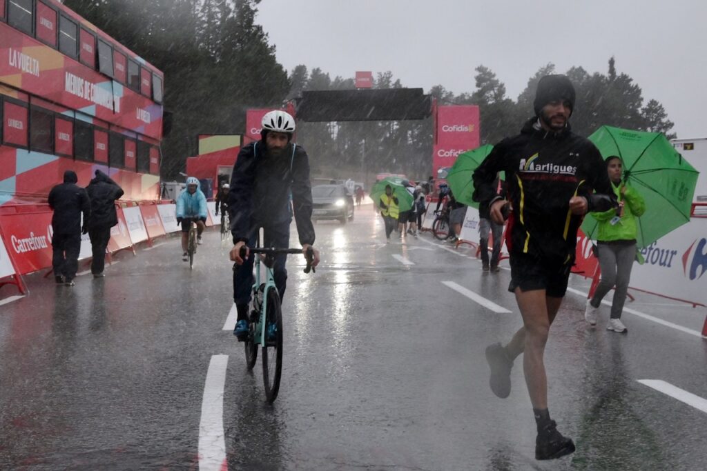 Vuelta stage three abandoned in dangerous weather conditions