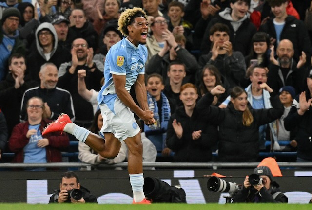 Samba stars on debut in Man City rout of Norwich