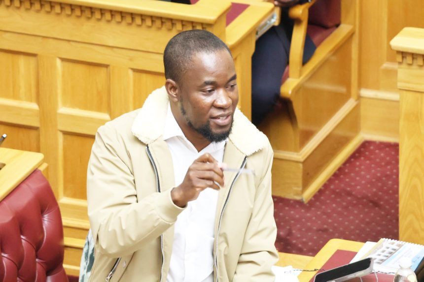 Amupanda gives minister seven days to explain FMD restrictions